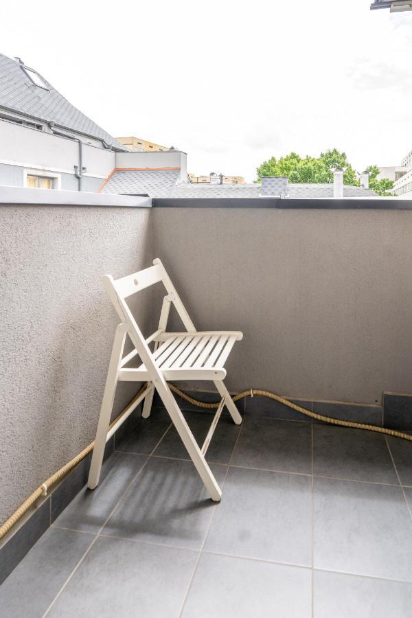Cozy Little Apartment In The Heart Of Studentski Grad Sófia Exterior foto