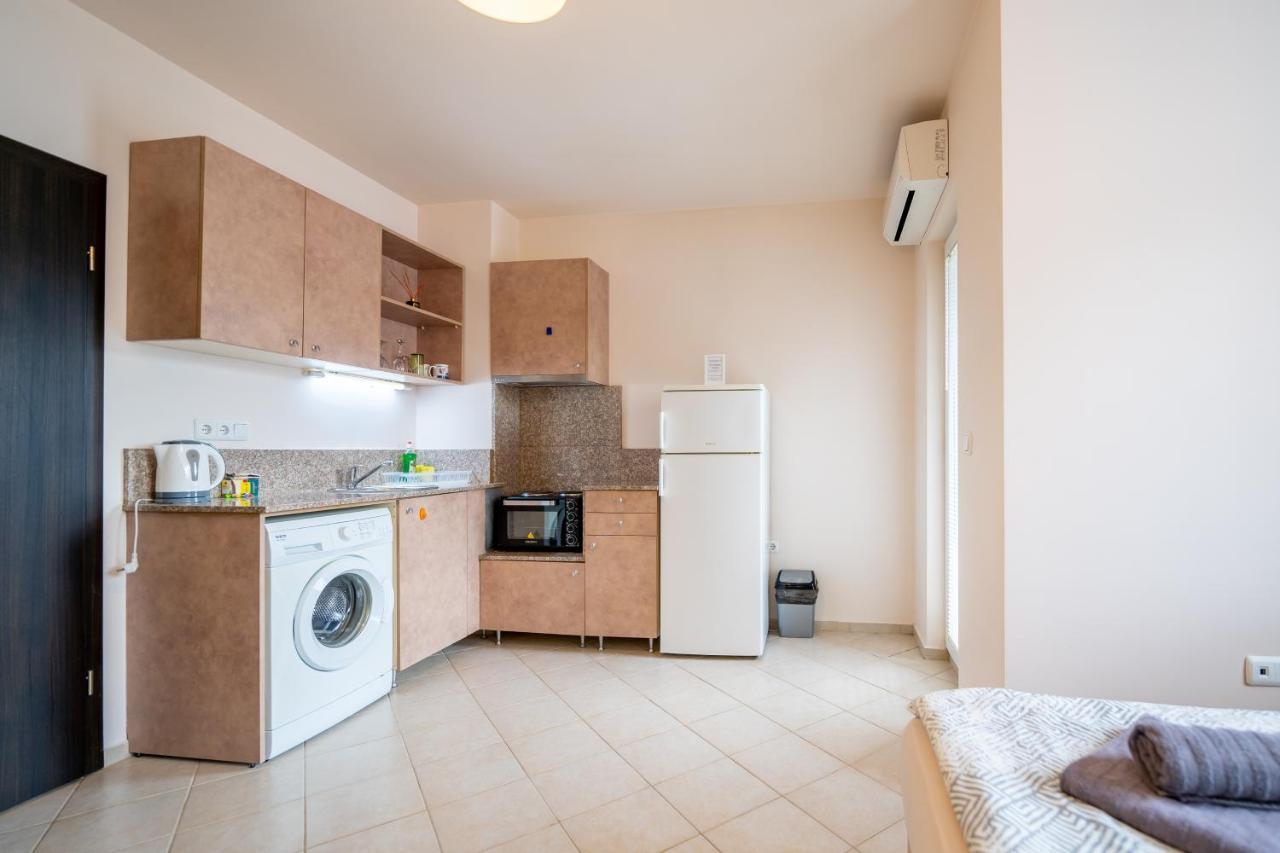 Cozy Little Apartment In The Heart Of Studentski Grad Sófia Exterior foto