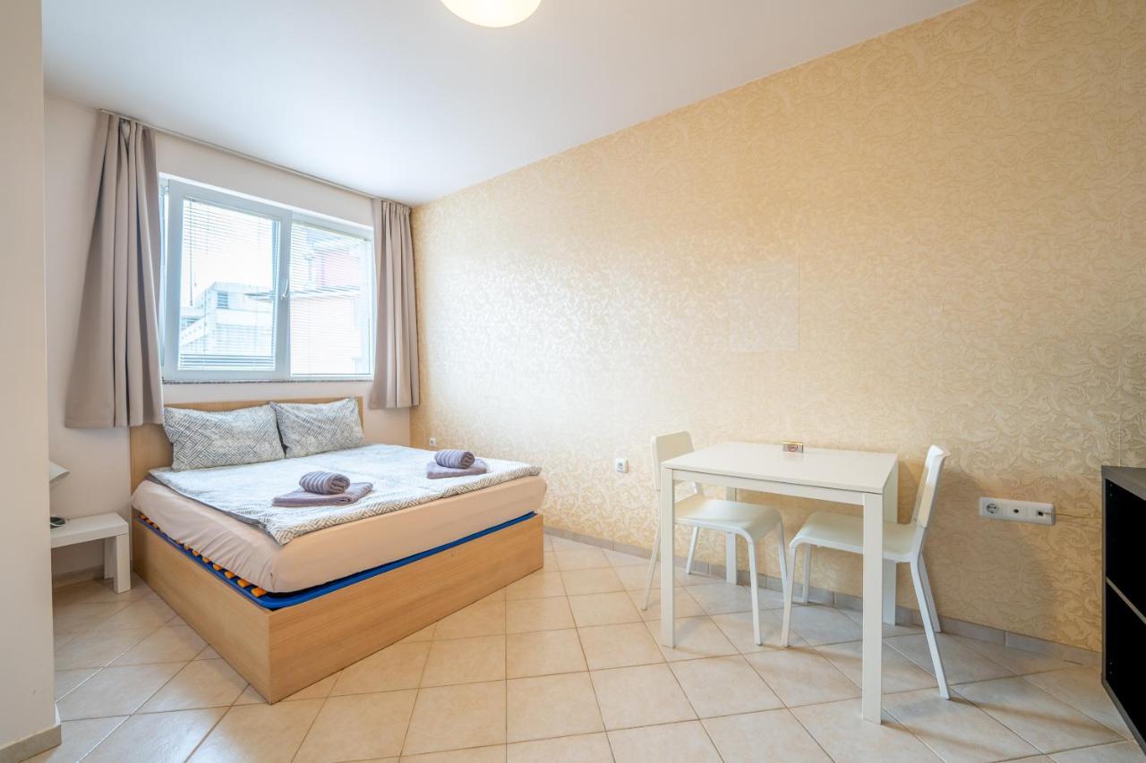 Cozy Little Apartment In The Heart Of Studentski Grad Sófia Exterior foto